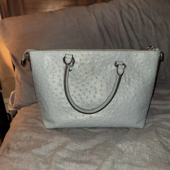 Coach handbag baby blue/ gray blue riveted cross-body strap included - Picture 11 of 11